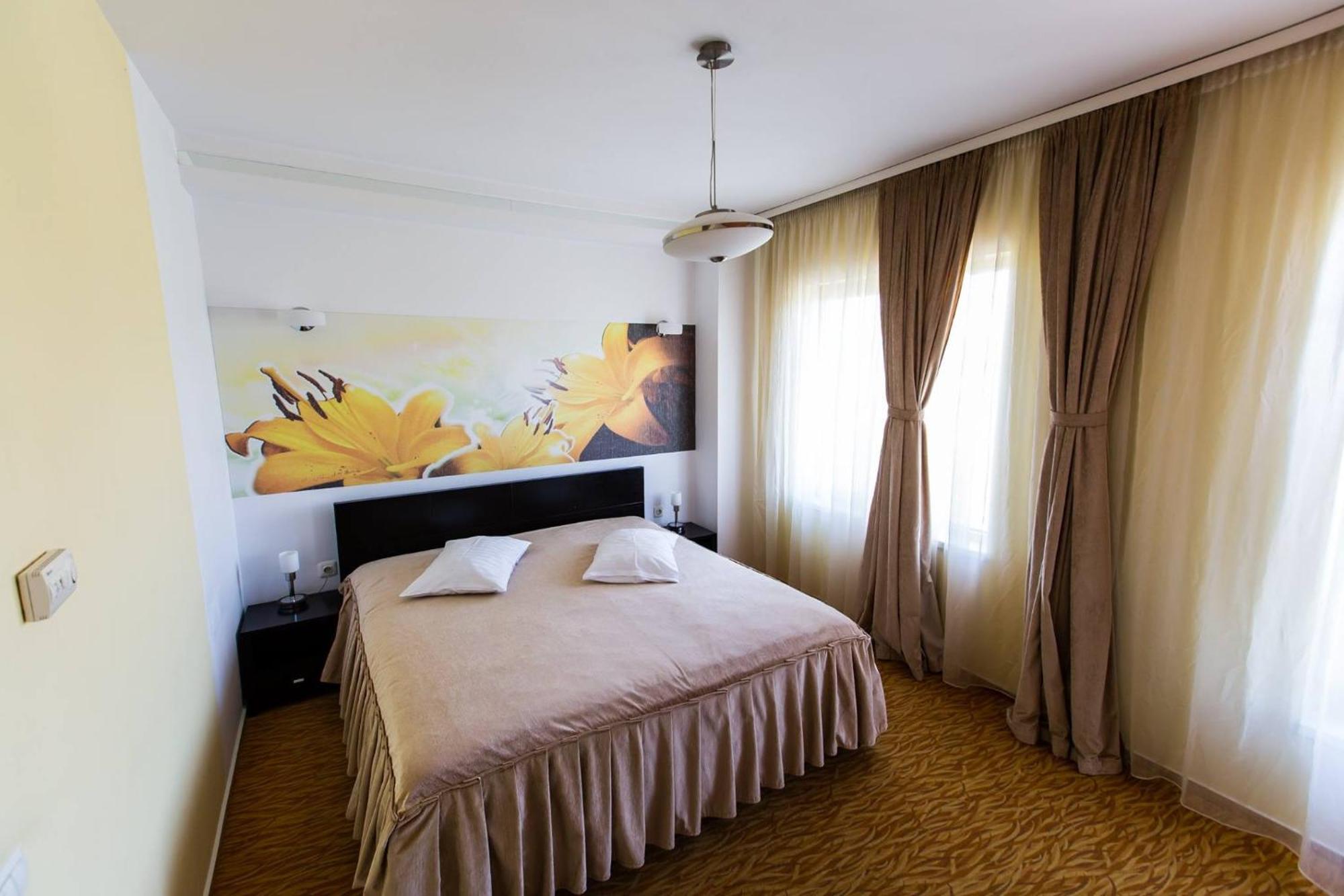 Hotel Grandis Apulum Mioveni Zewnętrze zdjęcie