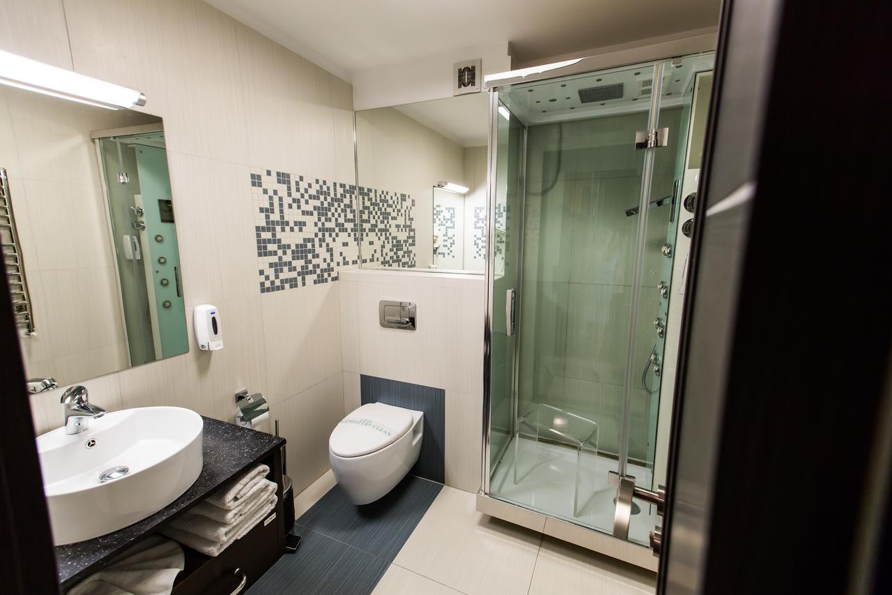 Hotel Grandis Apulum Mioveni Zewnętrze zdjęcie