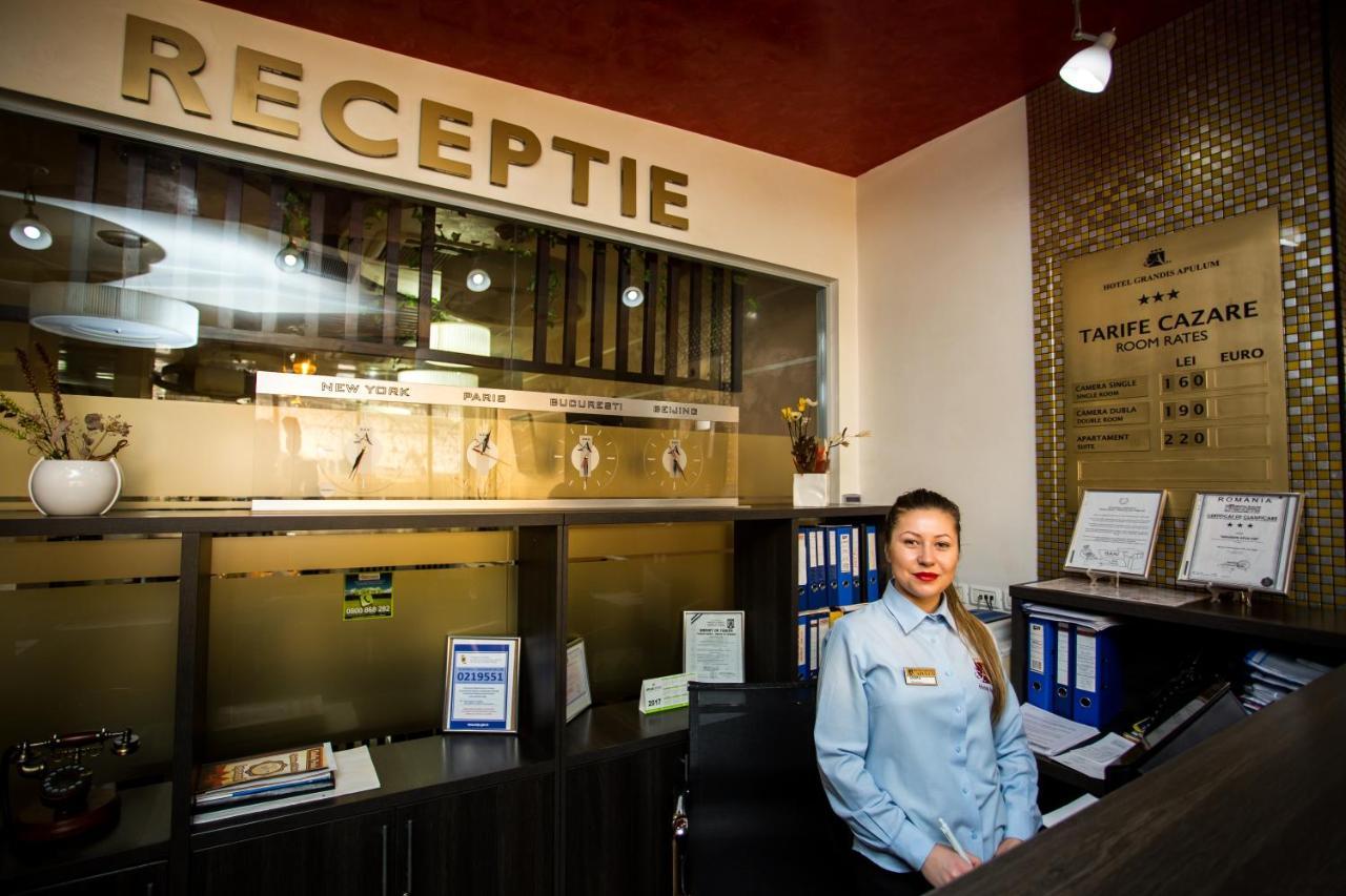 Hotel Grandis Apulum Mioveni Zewnętrze zdjęcie